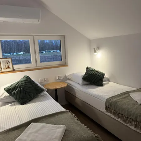 Biale Tarasy 別荘 ロゴボ