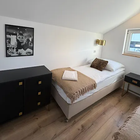 別荘 Biale Tarasy *