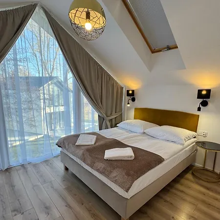 別荘 Biale Tarasy ロゴボ