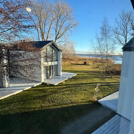 別荘 Biale Tarasy ロゴボ